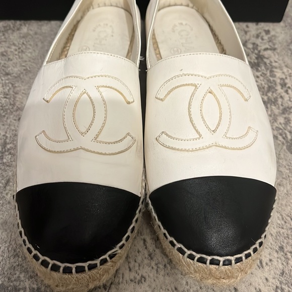 Chanel black and white espadrilles - Picture 3 of 5